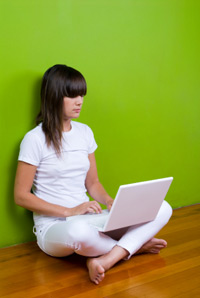 Apple Girl Usability using her apple computer